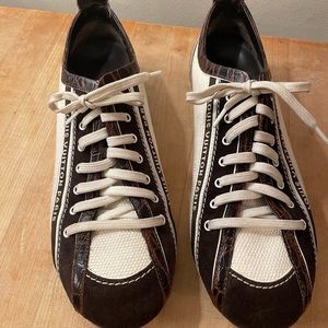 Louis Vuitton womens shoes size 40 (equivalent to US 10) LIKE NEW